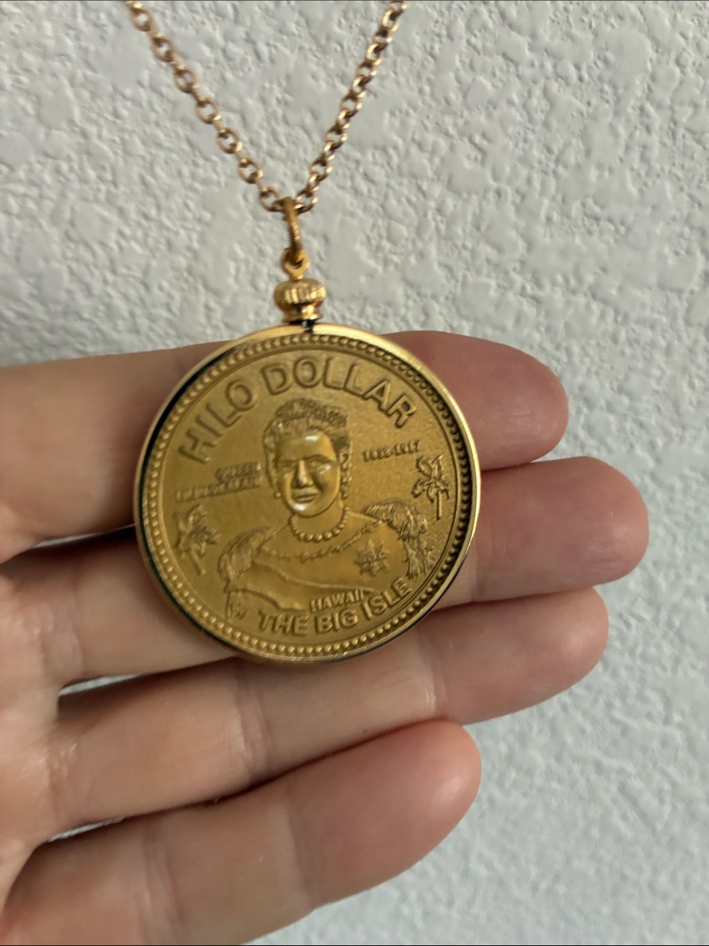 Aloha Vintage Gold-Tone Uncirculated Coin Pendant Necklace - Picture 2 of 5
